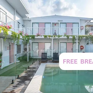  Hostel Surf Boutique Backpackers - Free Breakfast Australia