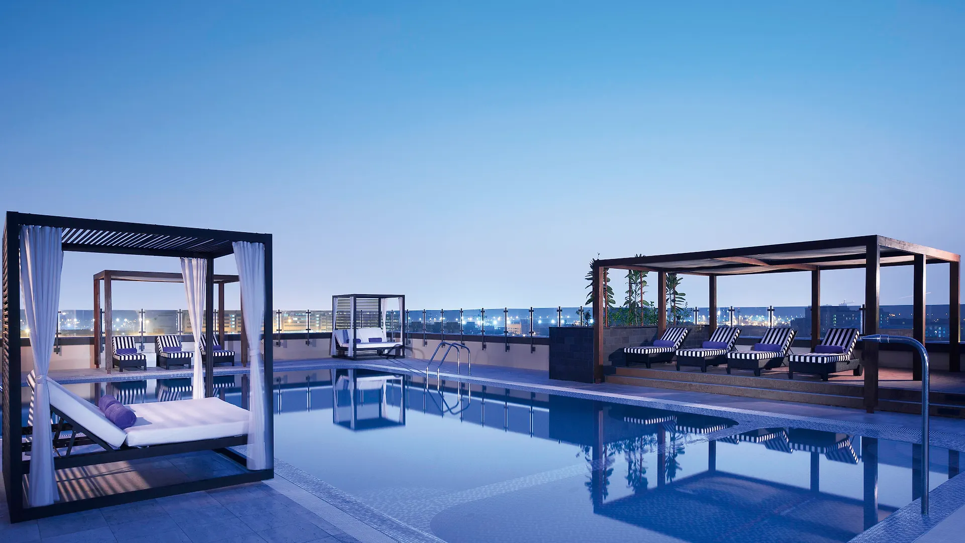 Aparthotel Pullman Dubai Creek City Centre Residences
