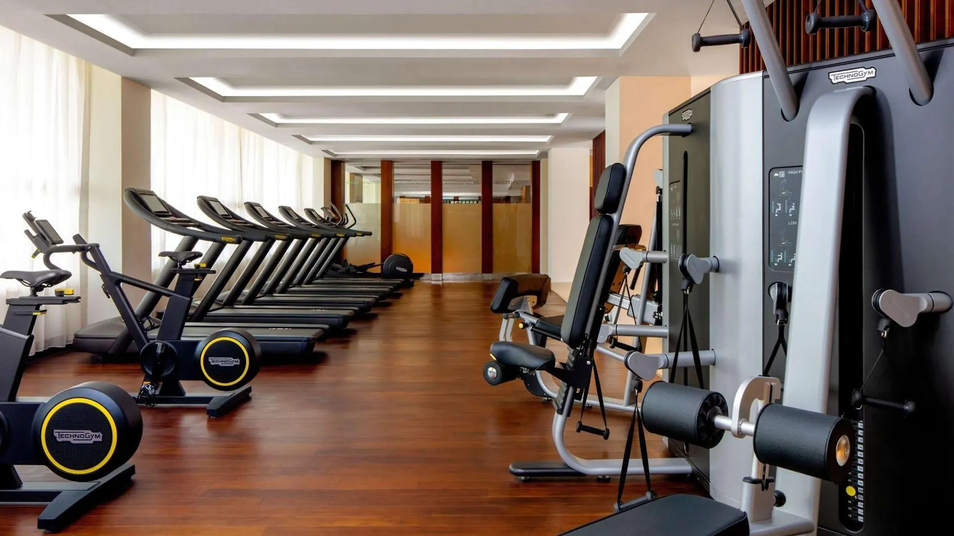 Pullman Dubai Creek City Centre Residences Aparthotel